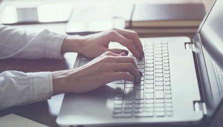 8 câu hỏi của khách hàng trước khi mở một email