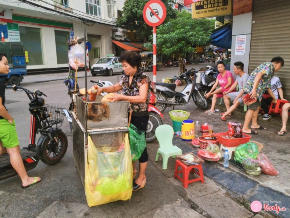 bán bánh mì vỉa hè