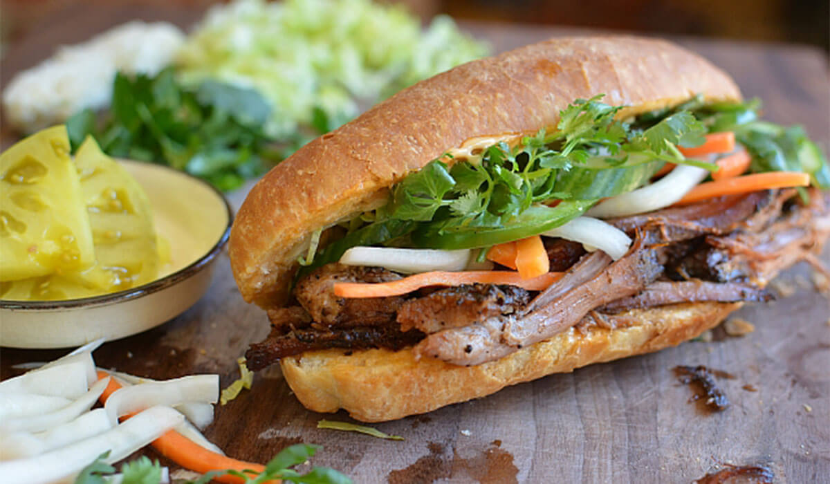 bánh mì thơm ngon nóng hổi