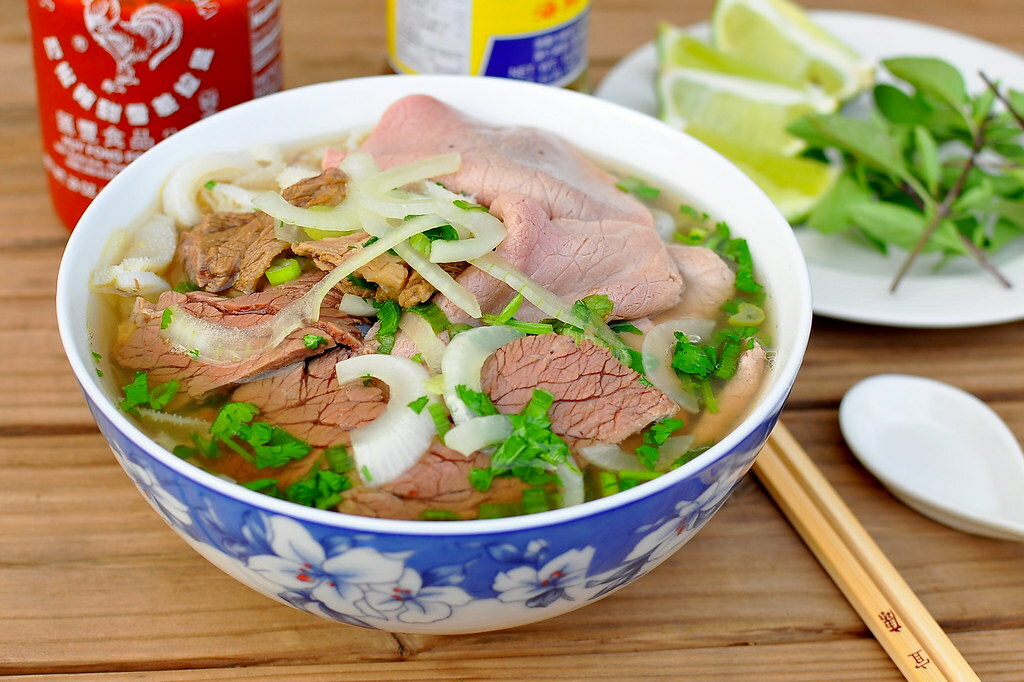 bún phở ăn sáng ấm nóng